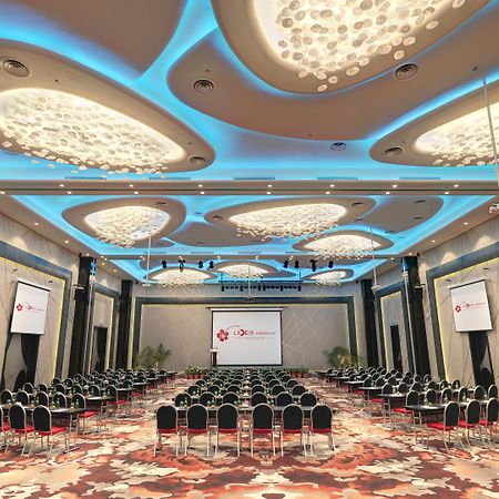 Lexis Hibiscus Port Dickson Hotell Exteriör bild The ballroom of the hotel